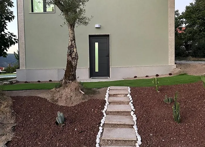 Casa Ermida * Pincaes